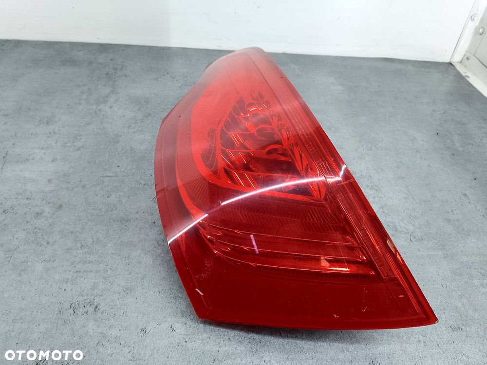 LAMPA TYLNA PRAWA W KLAPE AUDI Q7 (2005-2015)  4L0945094L - 6