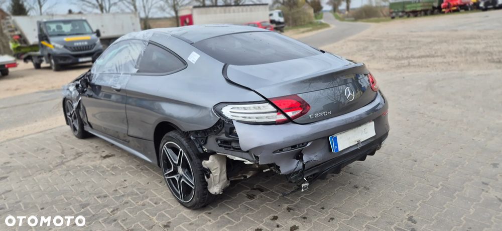 Mercedes-Benz Klasa C 220 d 9G-TRONIC - 24