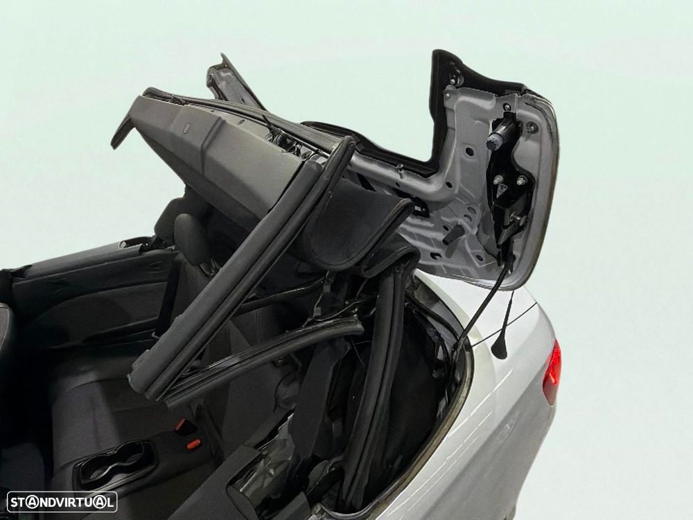 BMW 218 i Cabrio Line Sport - 11