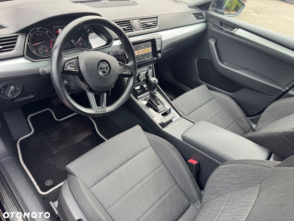 Skoda Superb 2.0 TDI DSG Ambition - 23