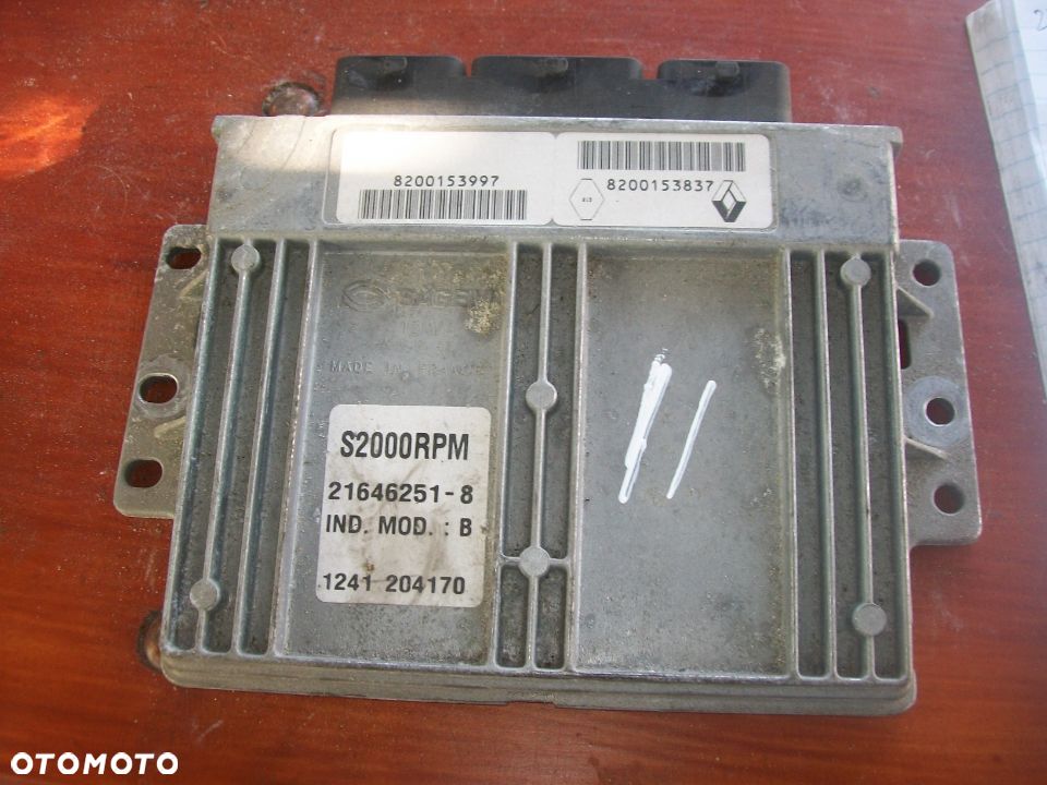 Komputer sterwonik Laguna II 8200153837 S2000RPM