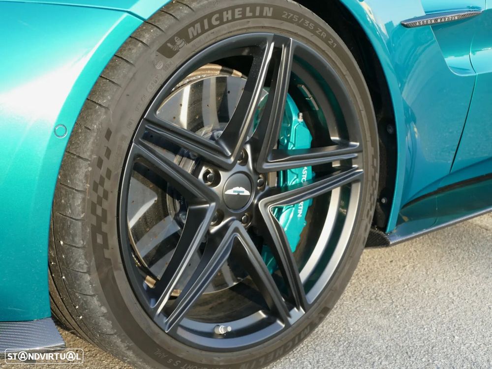 Aston Martin Vantage Coupe V8 - 12