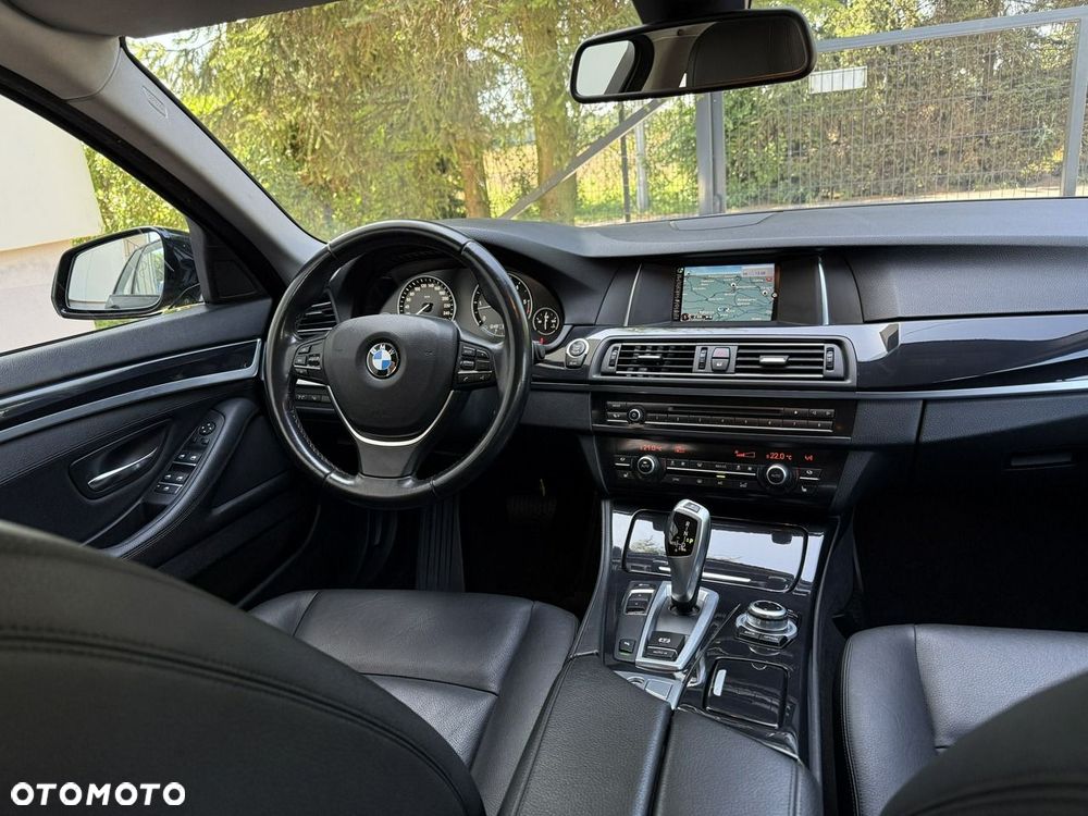 BMW Seria 5 530d Sport-Aut - 38