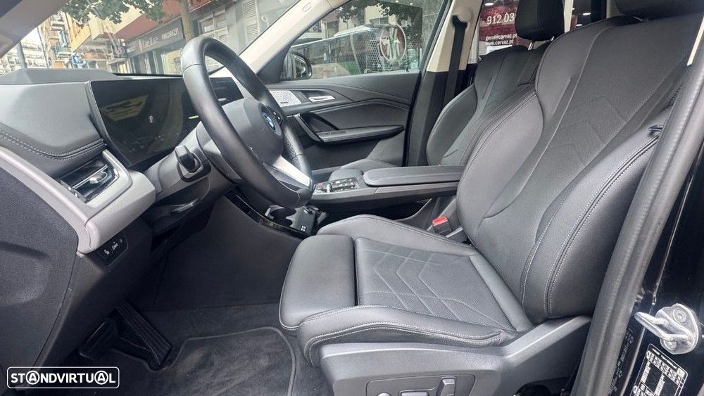 BMW iX1 xDrive30 - 11