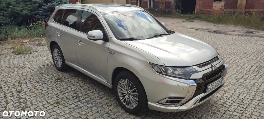 Mitsubishi Outlander Instyle + - 3