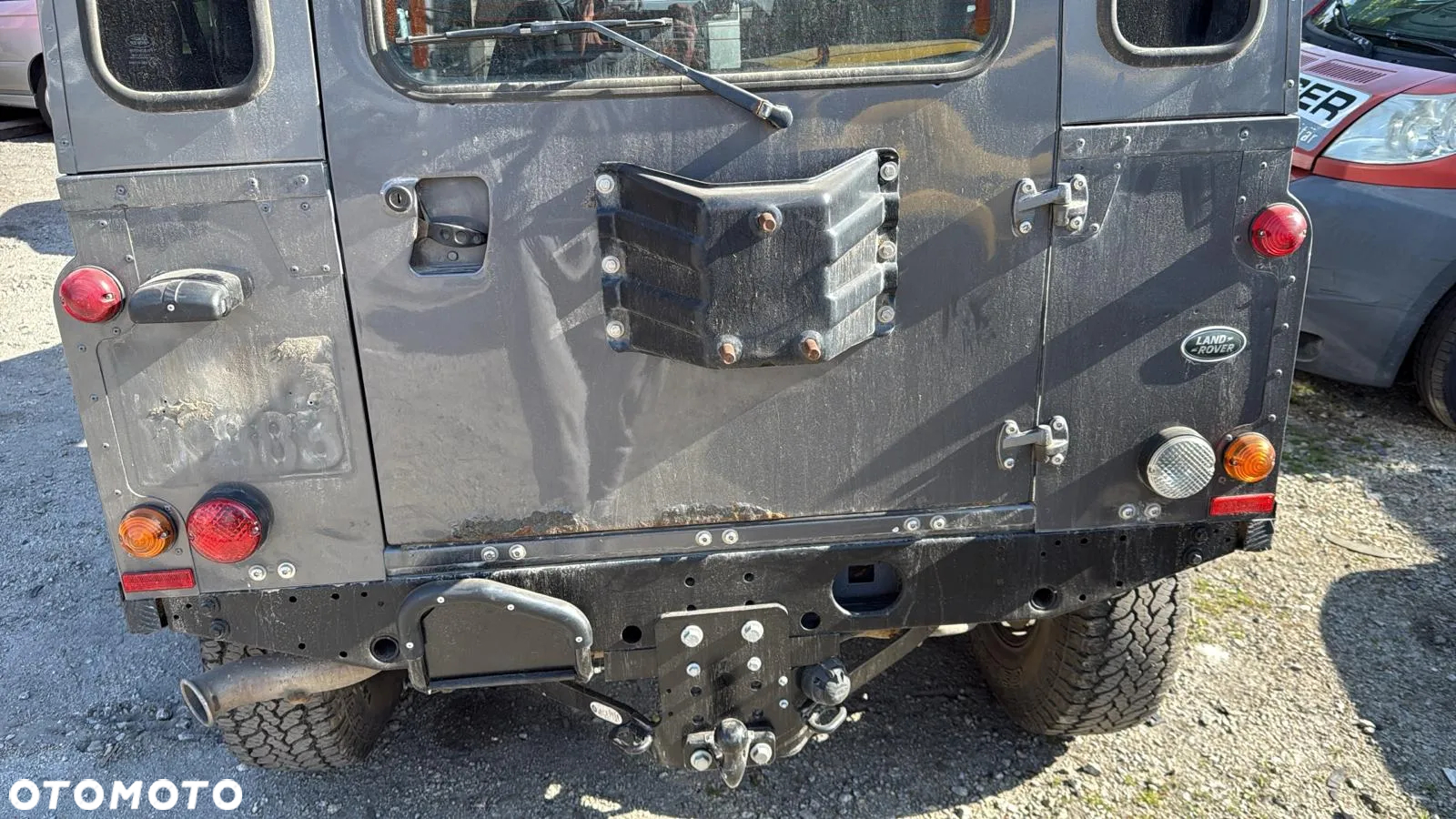 Land Rover Defender - 12