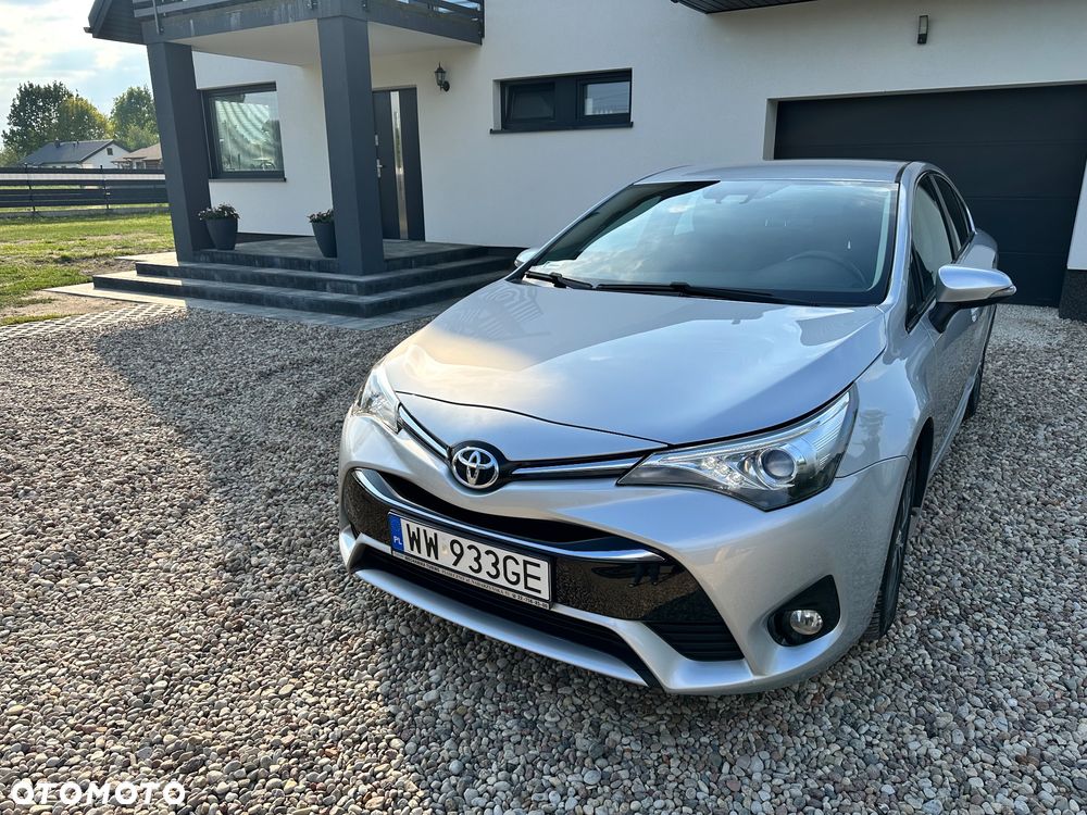 Toyota Avensis 1.8 Active - 12