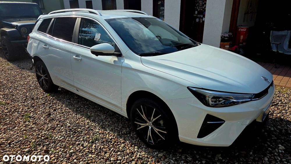 MG 5 Standard Luxury - 1