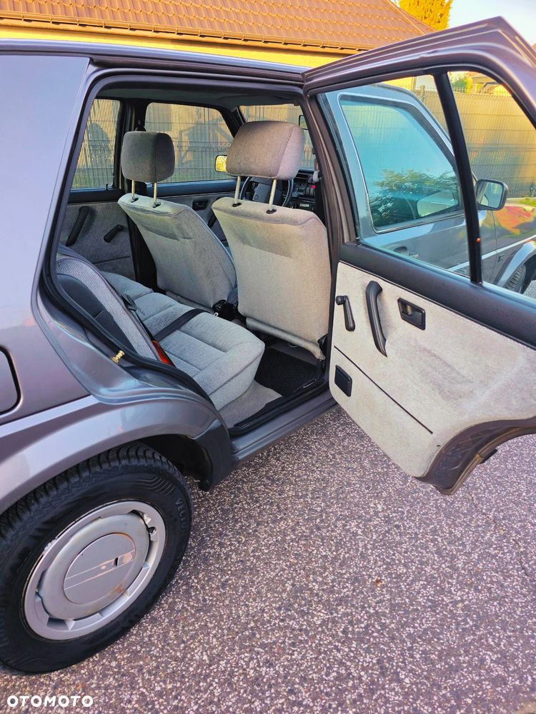 Volkswagen Golf - 8