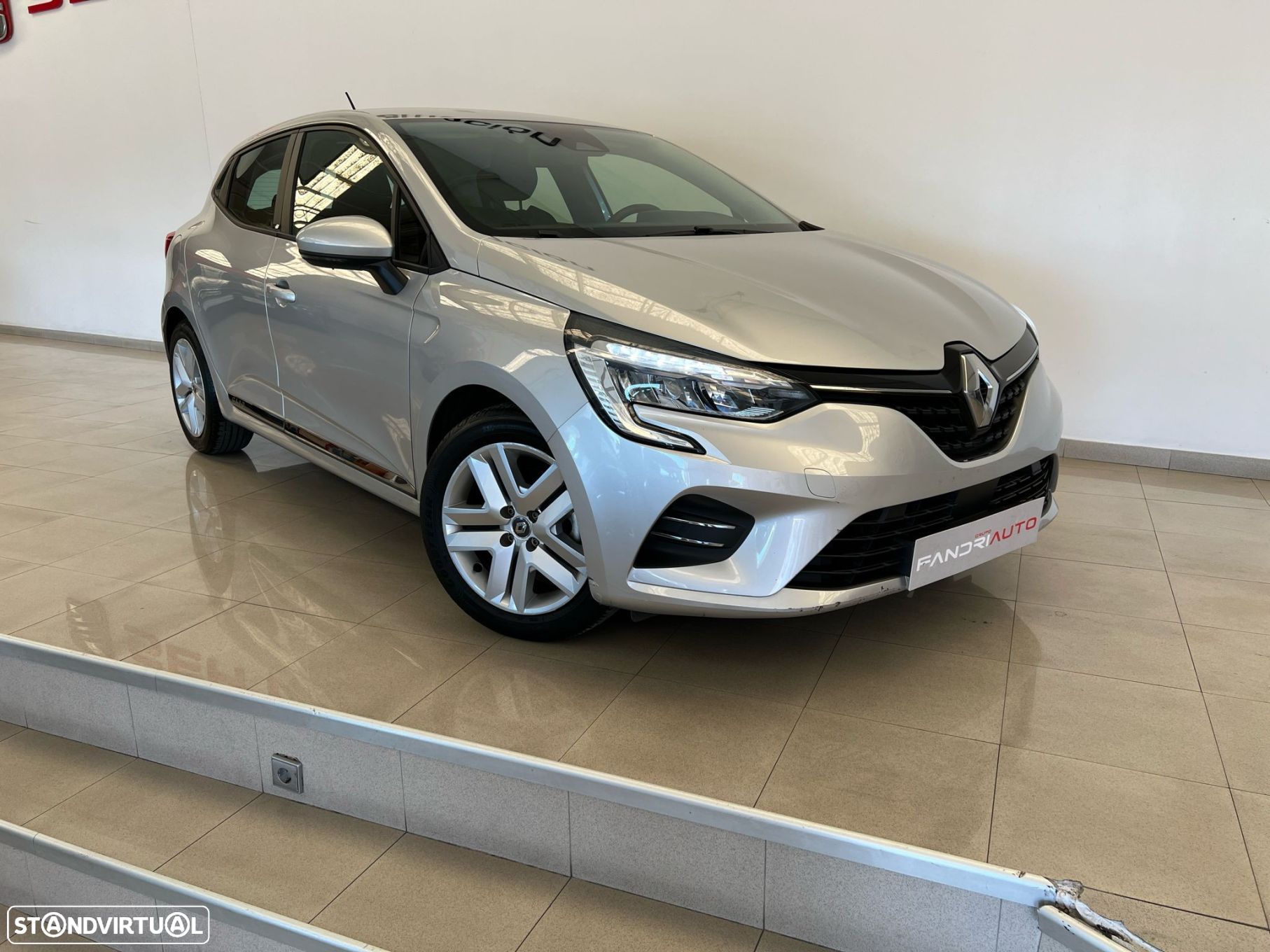 Renault Clio 1.6 E-Tech Full Hybrid Engineered - 1