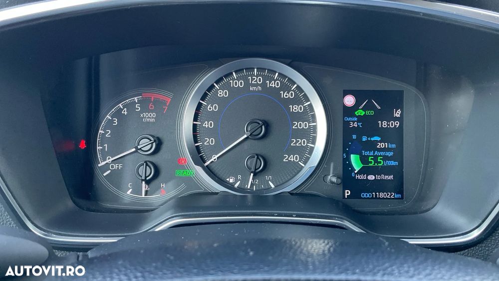 Toyota Corolla Sedan 1.8 HSD Business - 14