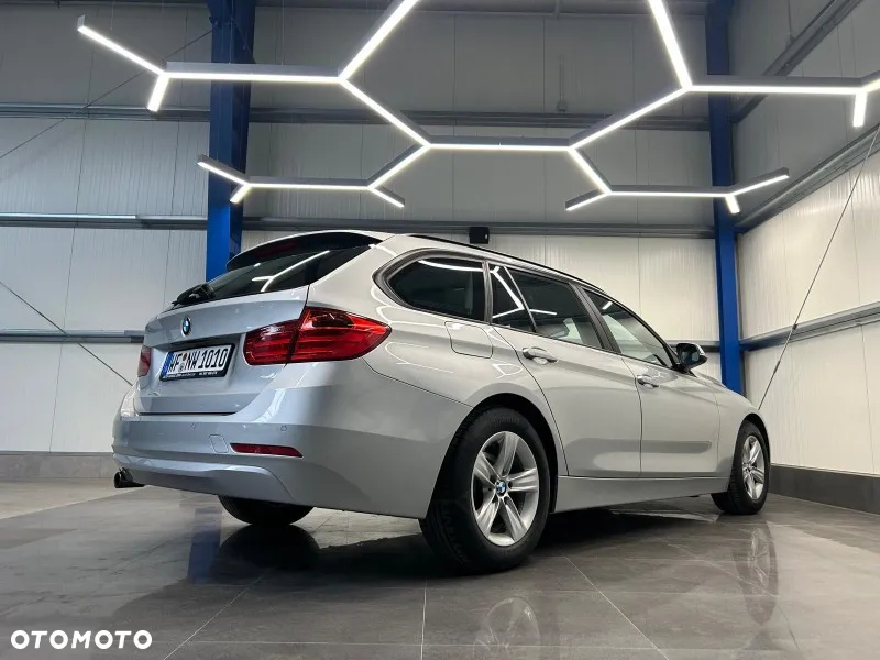 BMW Seria 3 318d - 15