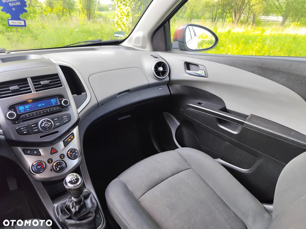 Chevrolet Aveo 1.6 LTZ - 28