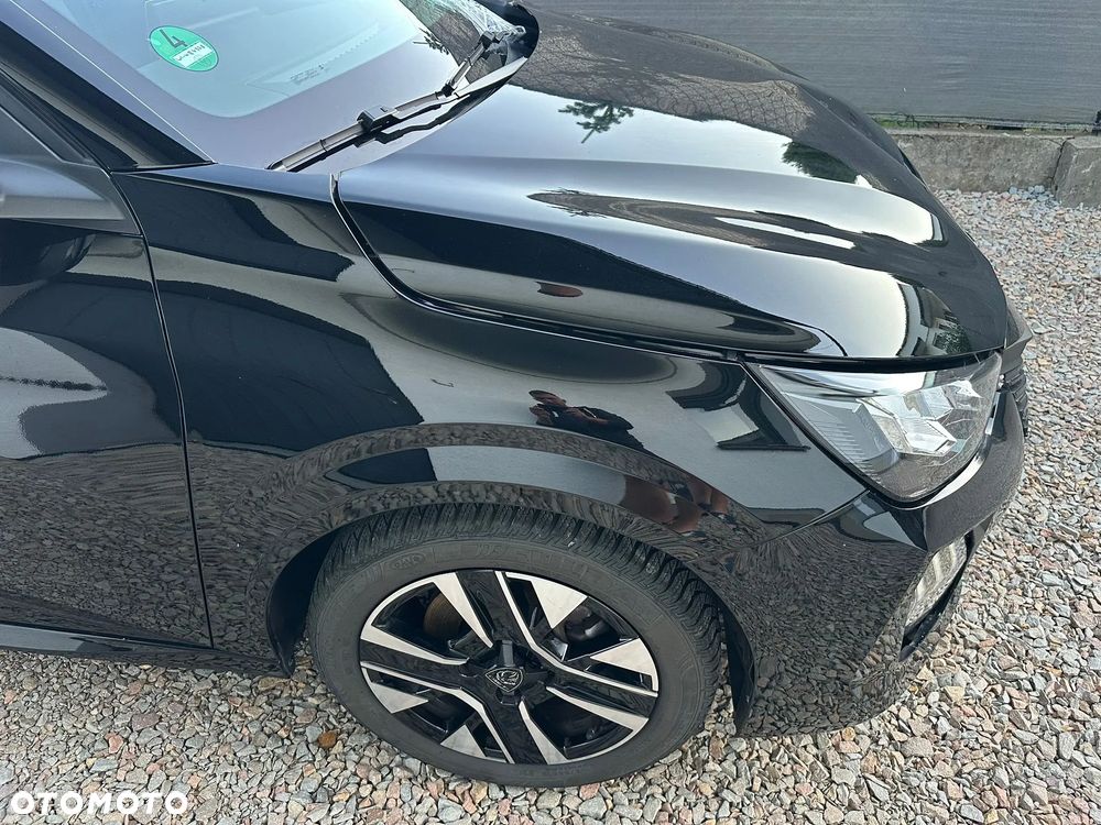 Peugeot 208 - 17