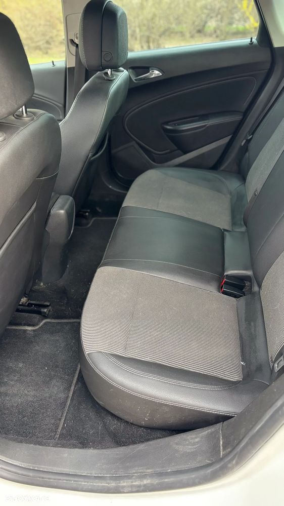 Opel Astra 1.7 CDTI DPF Cosmo - 10