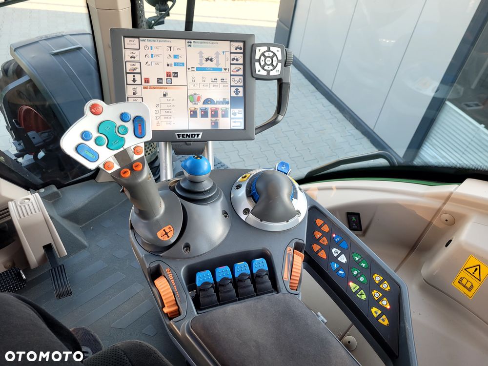 Fendt 824 VARIO Profi Plus SCR - 27