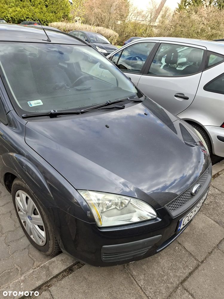 Ford Focus 1.6 16V Ambiente - 4