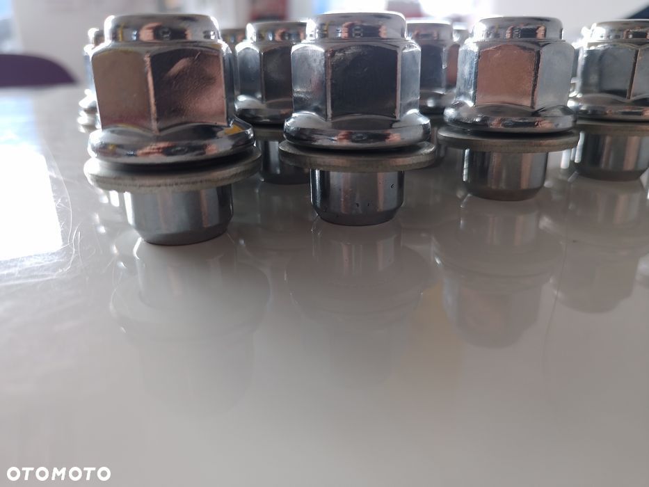 Nakrętki Kół Aluminiowych Toyota Camry Auris Corolla Rav4 Org Komplet - 5