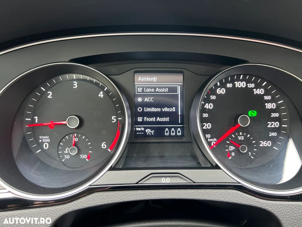 Volkswagen Passat 2.0 TDI SCR DSG Comfortline - 19