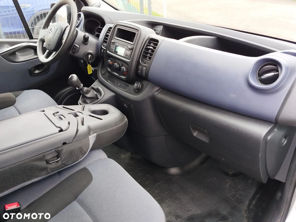 Opel Vivaro - 17