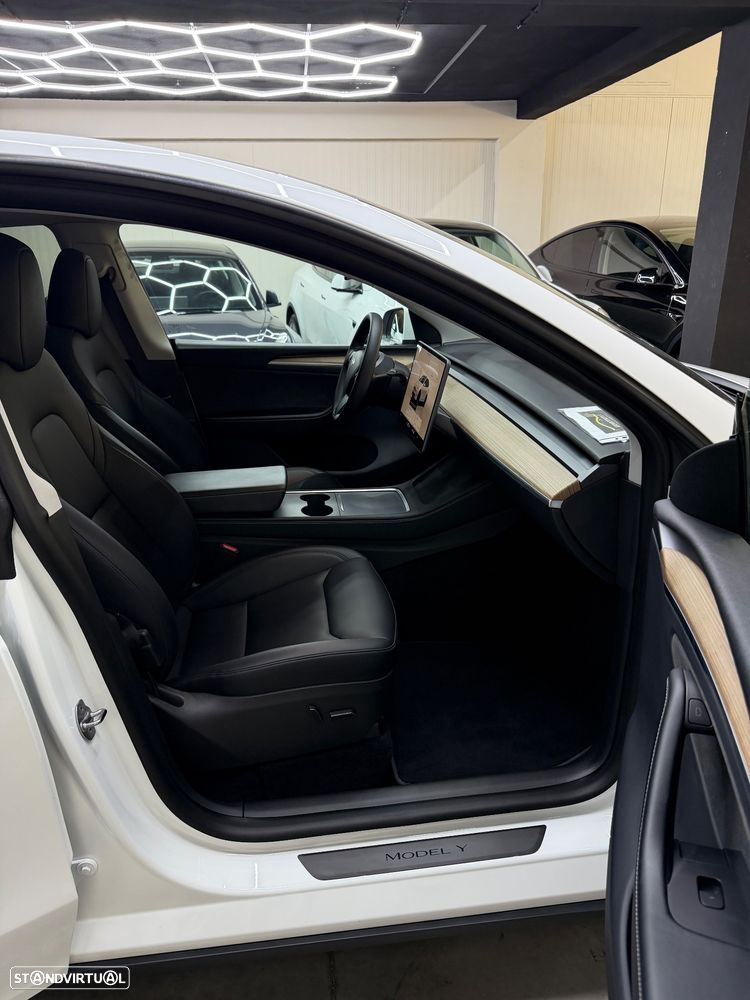 Tesla Model Y Long Range RWD - 6