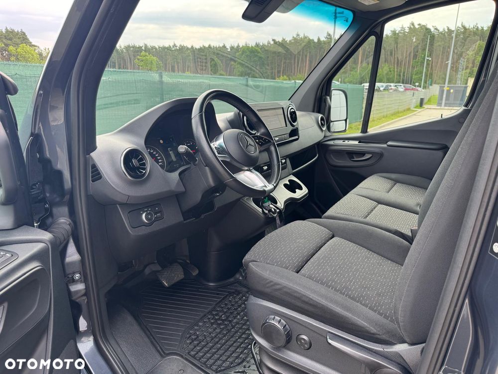 Mercedes-Benz Sprinter 319 - 15