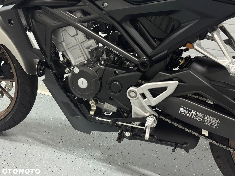 Honda CB - 21