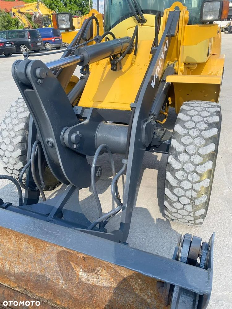 Volvo L30B Szczęka / Widły / Szybkozłącze - 9