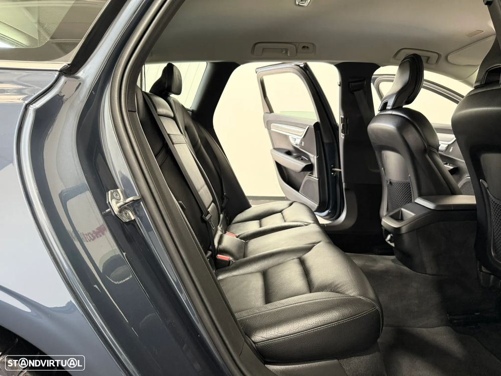 Volvo V90 2.0 D4 Momentum Plus Geartronic - 43