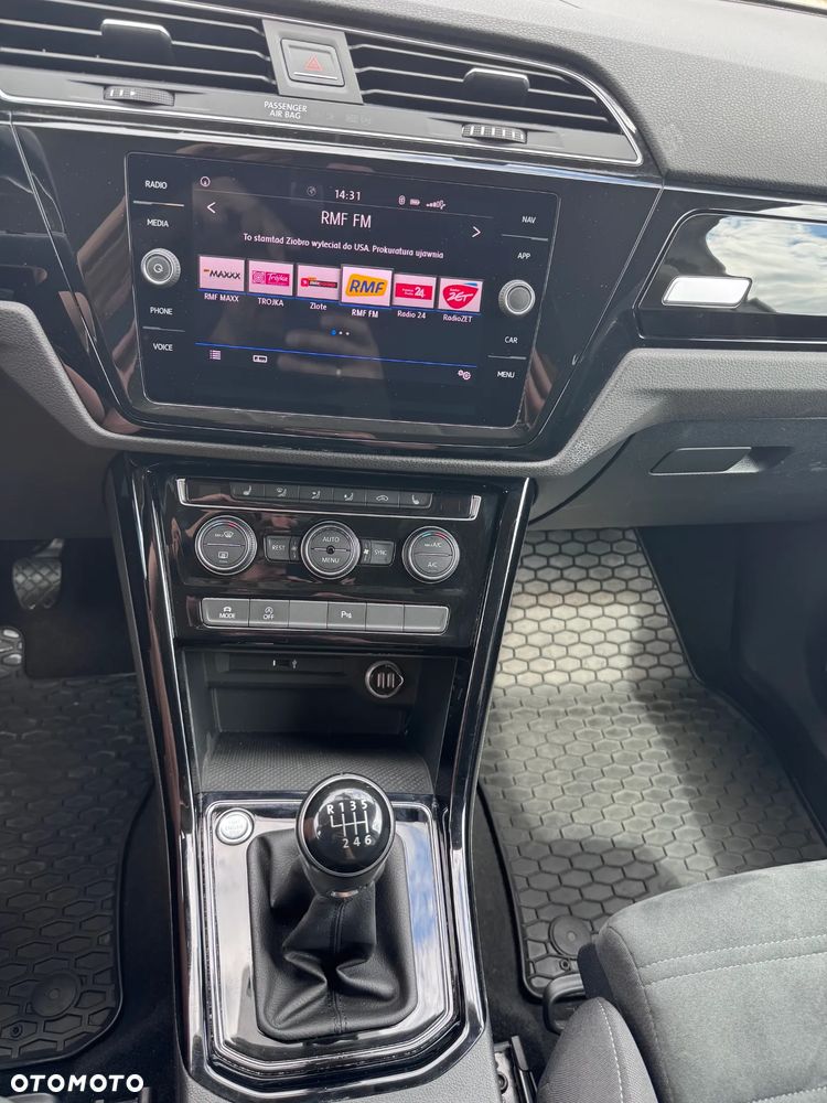 Volkswagen Touran 1.5 TSI EVO Highline - 11