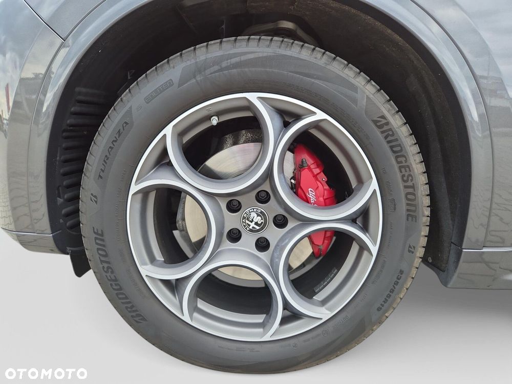 Alfa Romeo Stelvio - 29