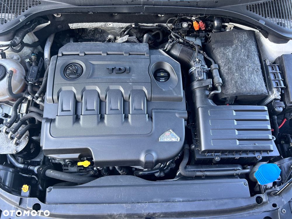 Skoda Octavia 1.6 TDI DPF DSG Elegance - 20