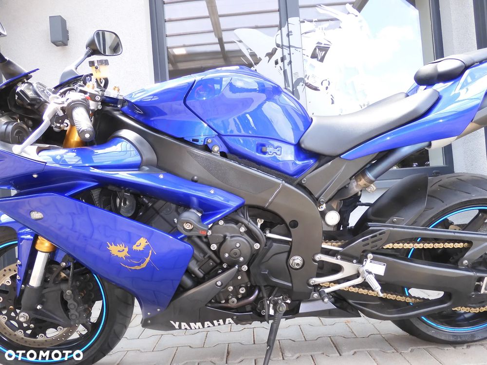 Yamaha R1 - 30