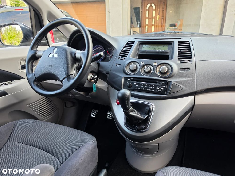 Mitsubishi Grandis - 27