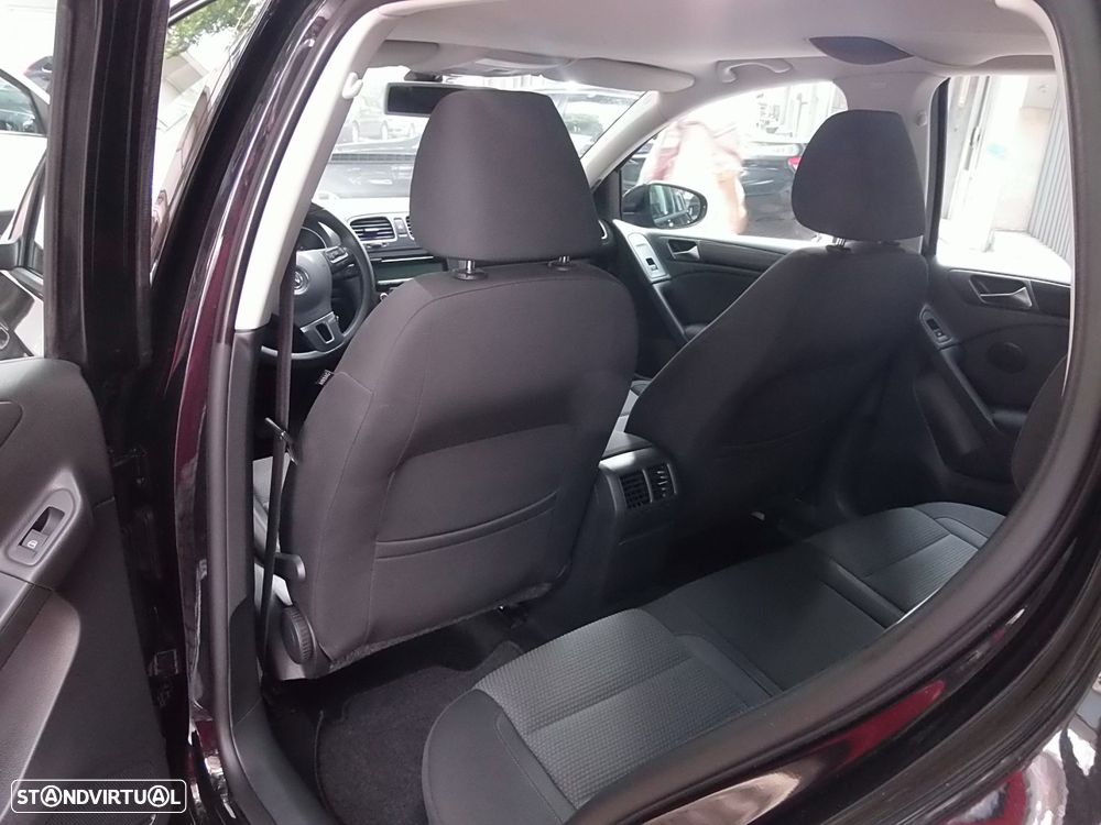 VW Golf 1.6 TDi Highline - 13