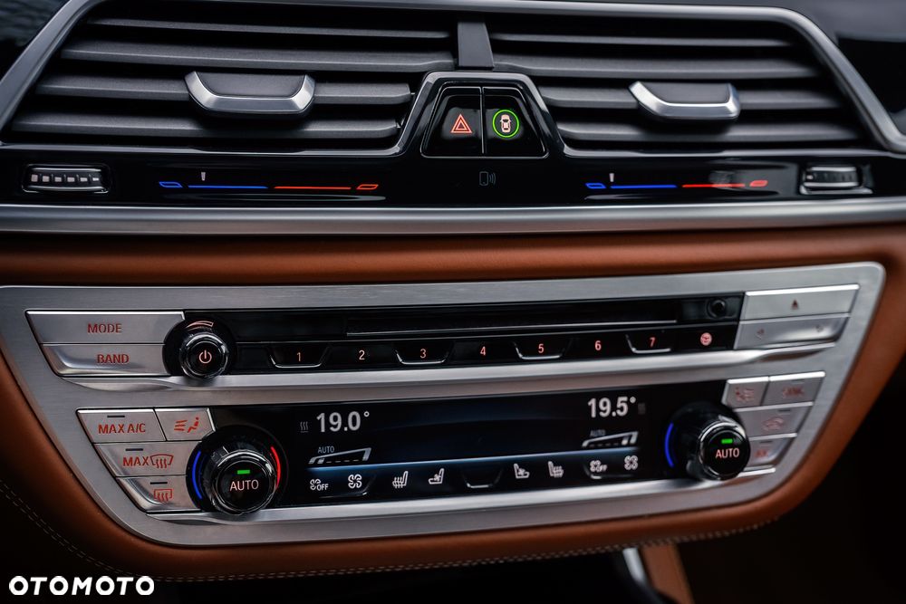 BMW Seria 7 750i - 14