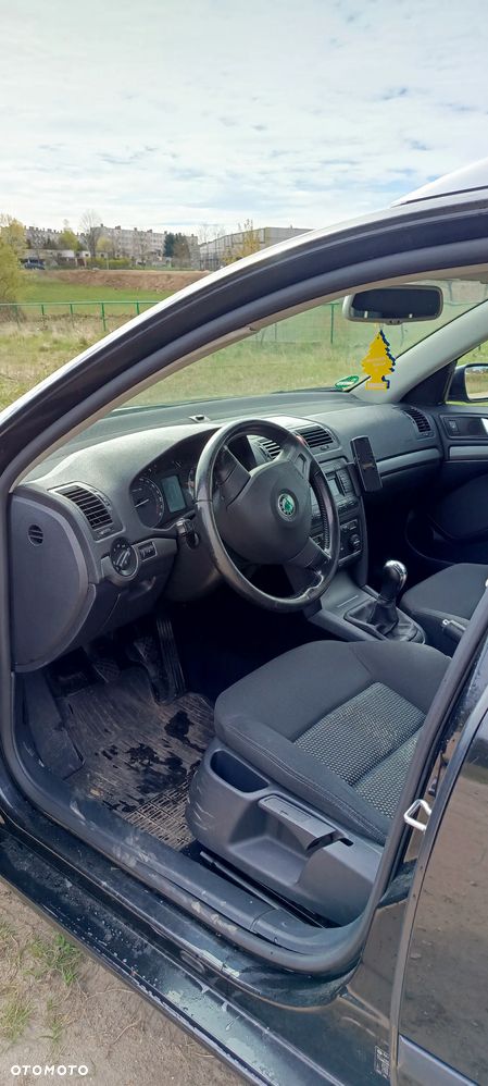 Skoda Octavia 1.6 FSI Ambiente - 9