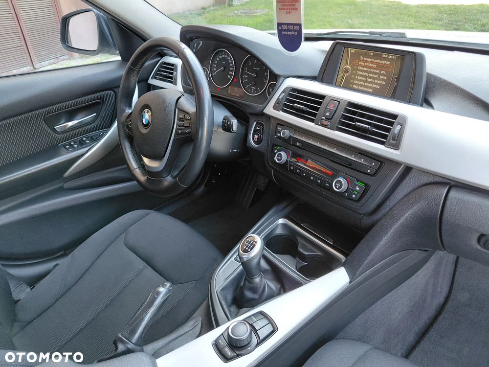 BMW Seria 3 320i Sport Line - 8