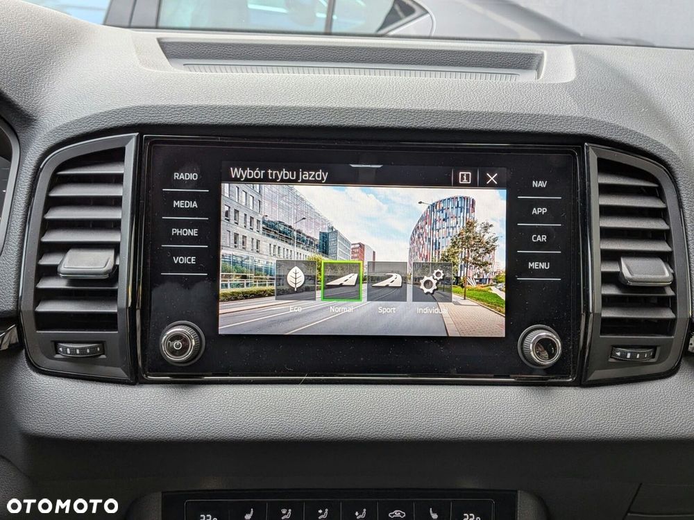 Skoda Karoq 1.5 TSI ACT Sportline DSG - 25