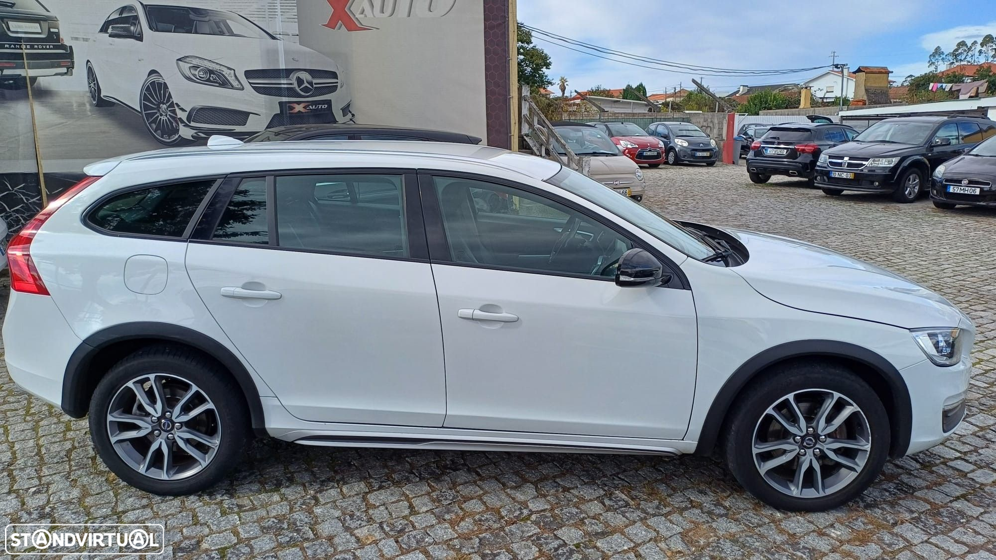 Volvo V60 Cross Country 2.0 D3 Summum - 8