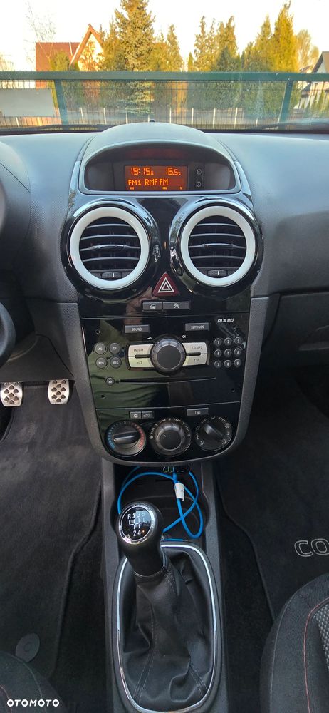 Opel Corsa 1.4 16V Color Edition - 12