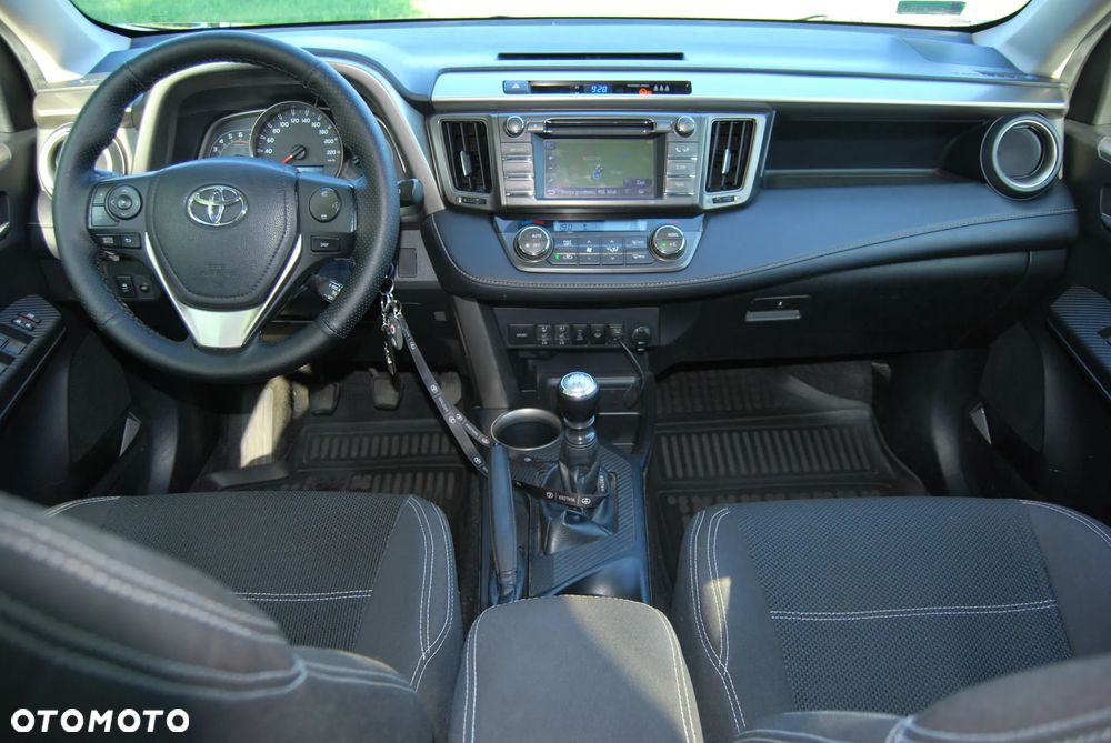 Toyota RAV4 2.2 D-4D Premium - 1