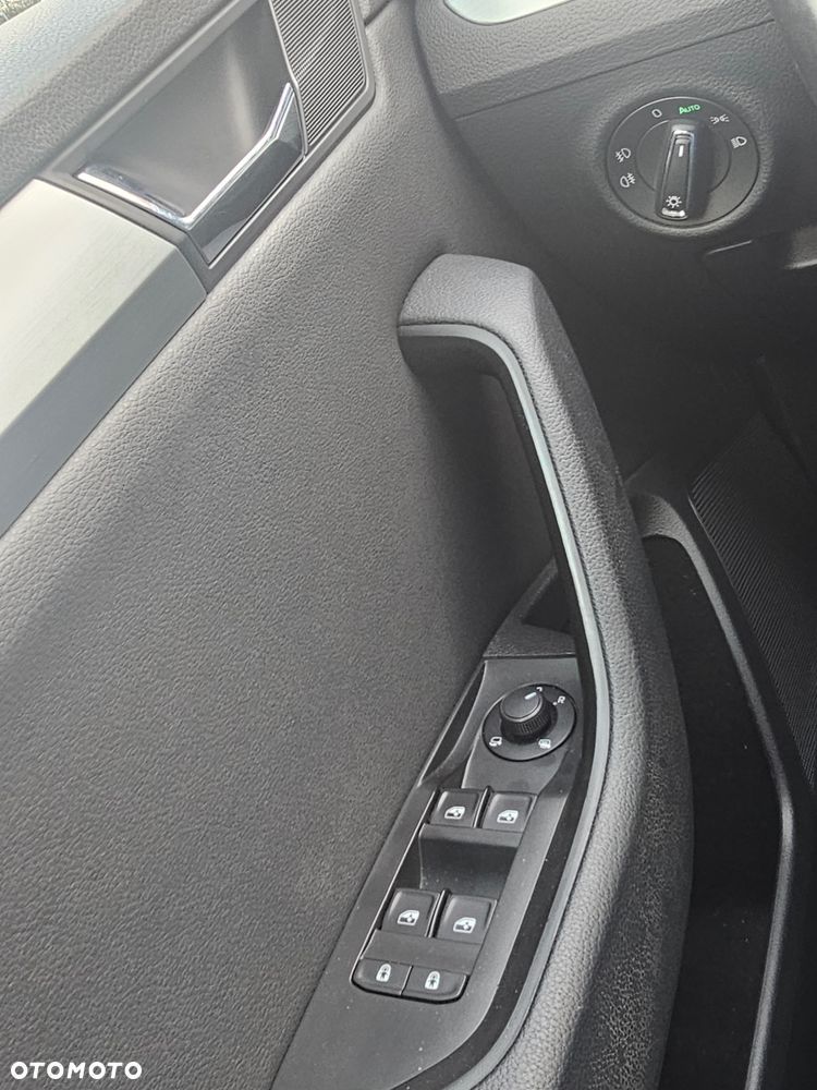 Skoda Superb 2.0 TDI SCR Style DSG - 20