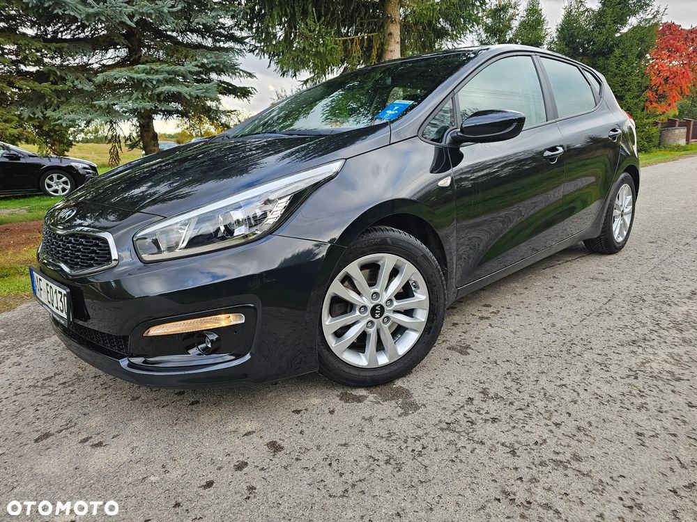 Kia Ceed 1.4 CVVT UEFA EURO 2016 - 25