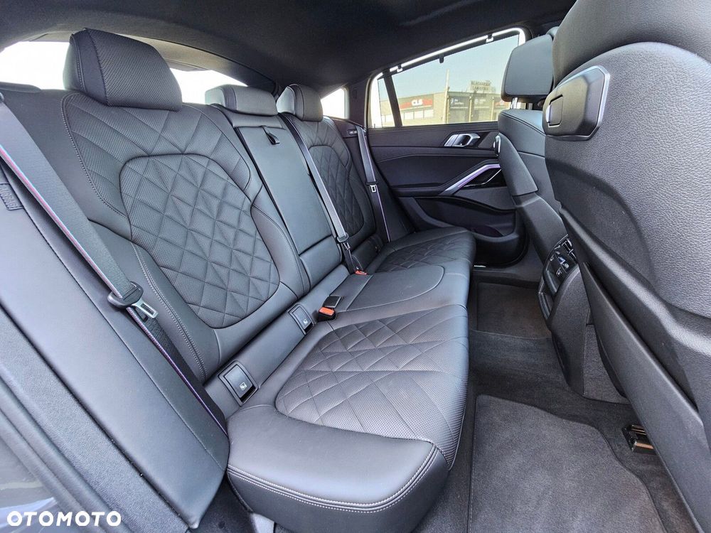 BMW X6 xDrive40d mHEV - 17