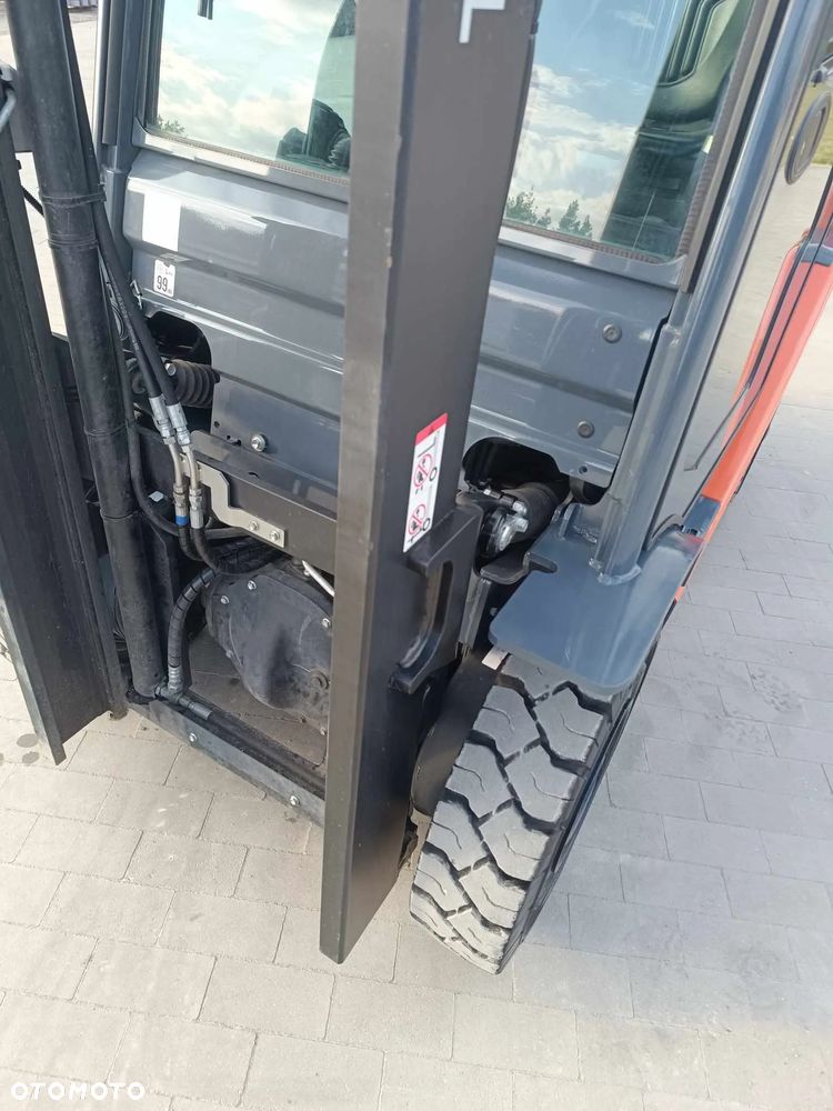 Toyota 8FG25 Kabina 2023 rok benzyna/gaz opony superelastyczne jak NOWY - 13