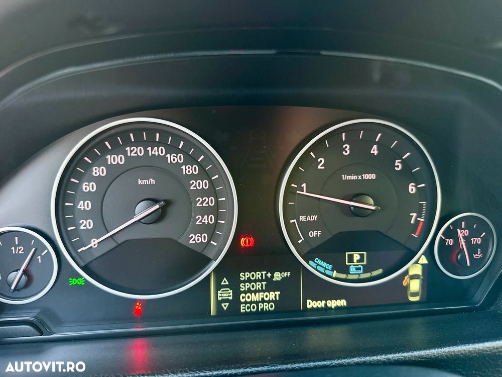 BMW Seria 3 330e iPerformance Sport Line - 33