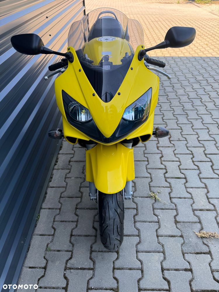 Honda CBR - 7