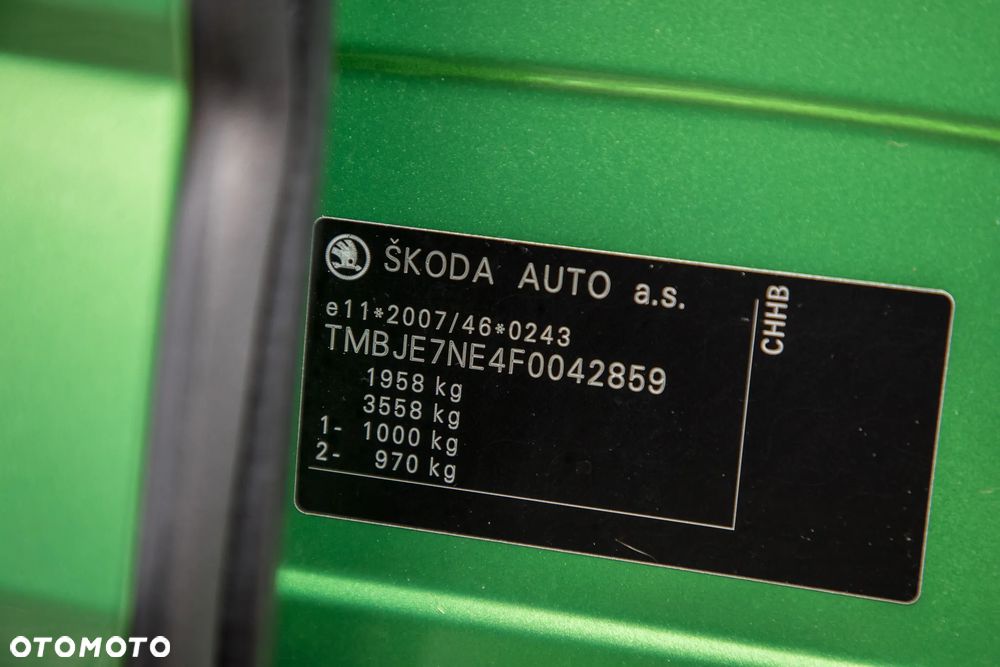 Skoda Octavia 2.0 TSI (Green tec) DSG RS - 39