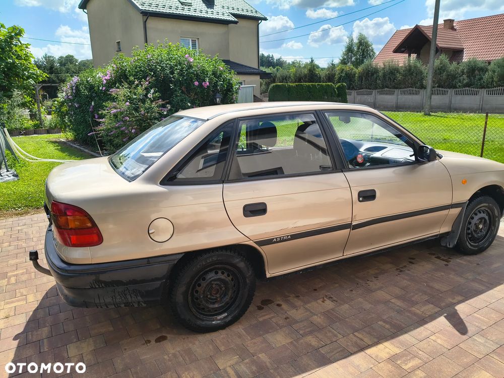 Opel Astra 1.4 Start - 4